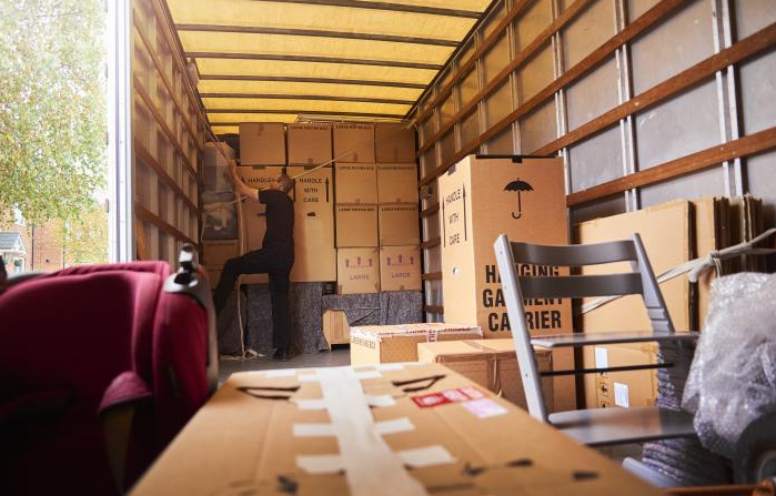 Nueva estafa de verano: se hacen pasar por empresas de mudanzas y desaparecen con tus cosas