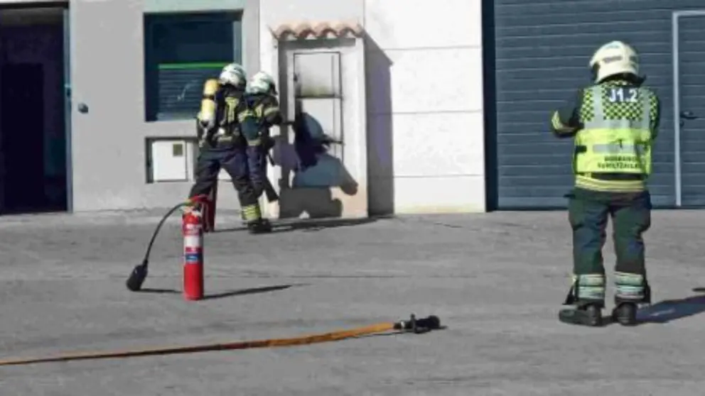 Incendio controlado en el polígono La Serna de Tudela tras una rápida intervención policial. Conato de incendio en una empresa de Tudela
