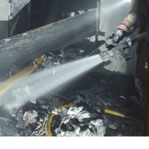 Vivienda de Torrelavega arde, incendio extinguido sin daños personales