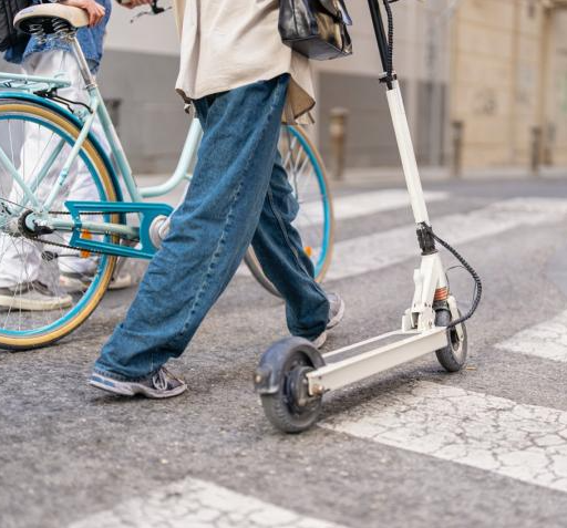 Siete heridos por la explosión de un patinete eléctrico en Bilbao