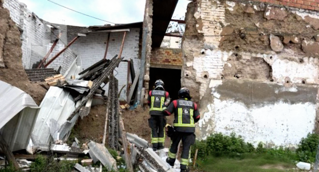 Cuarto incendio en nave abandonada del Callejón de San Roque reaviva la alarma en Lucena. Intervención urgente tras un nuevo foco