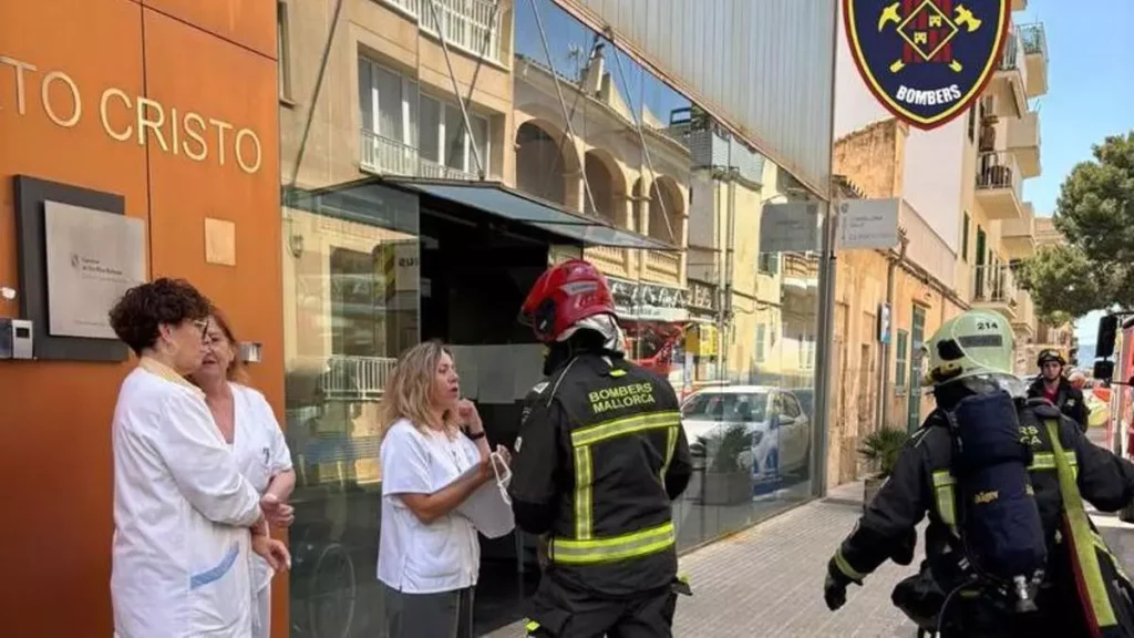 Simulacro de incendio en centro sanitario de Porto Cristo: respuesta eficaz ante una emergencia crítica. Activación inmediata