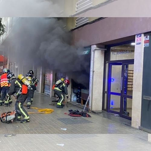 Incendio en una frutería del Passeig Maragall (Barcelona): los Bomberos lo extinguen rápidamente