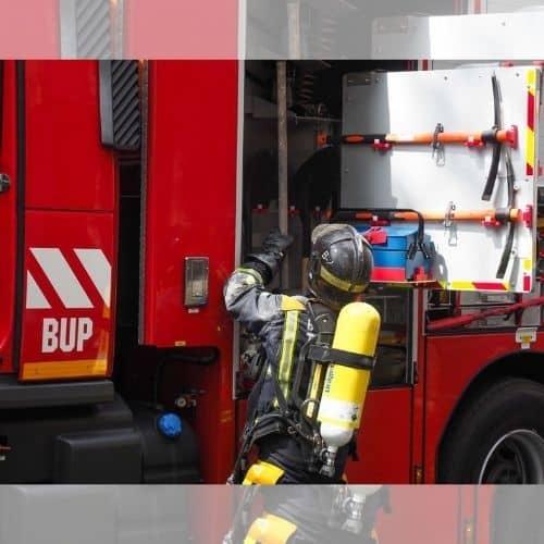 Un hombre resulta herido con quemaduras tras un incendio en una casa de La Laguna